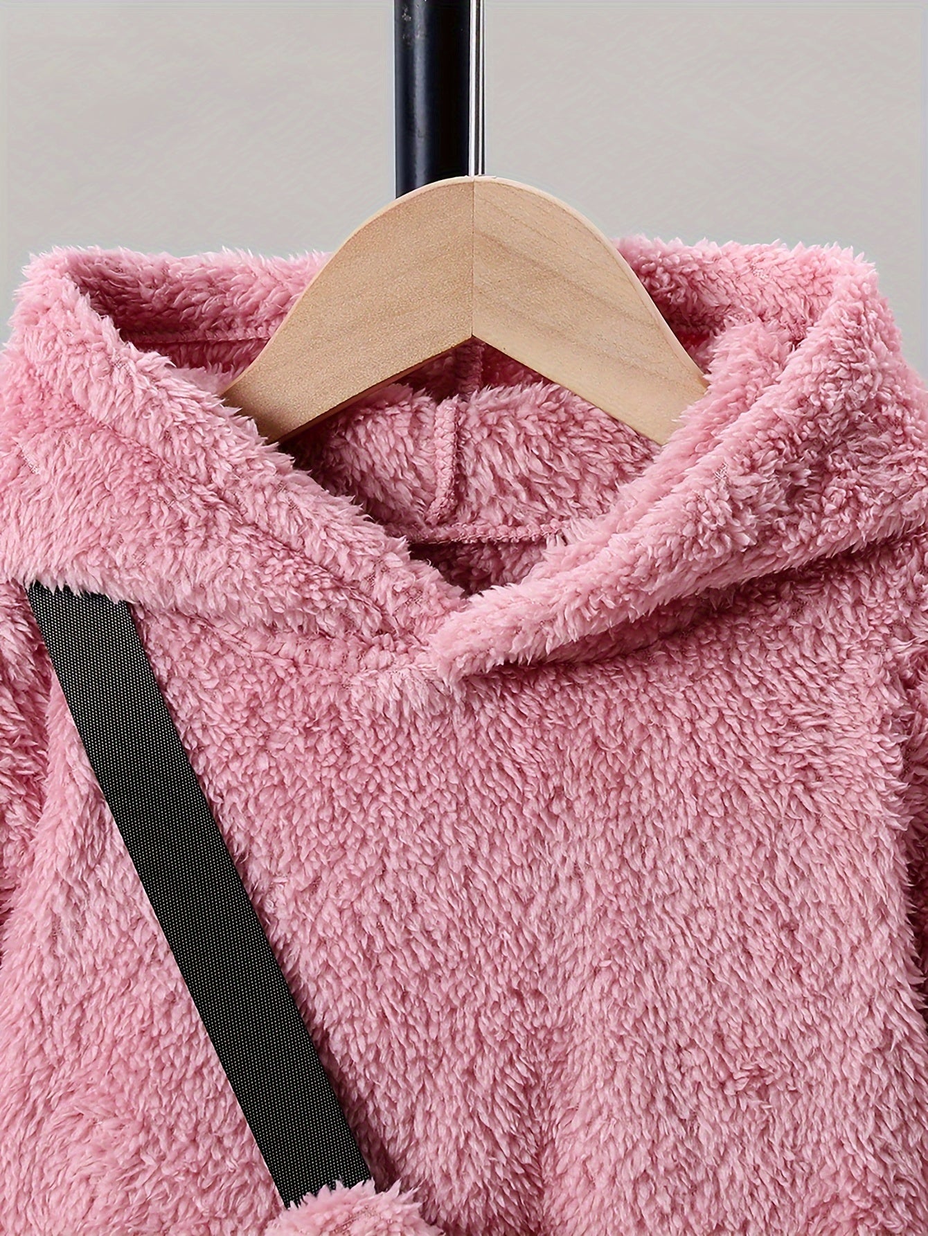 Kuscheliges 3-teiliges Winterset für Mädchen – Hoodie, Hose & Cartoon-Tasche