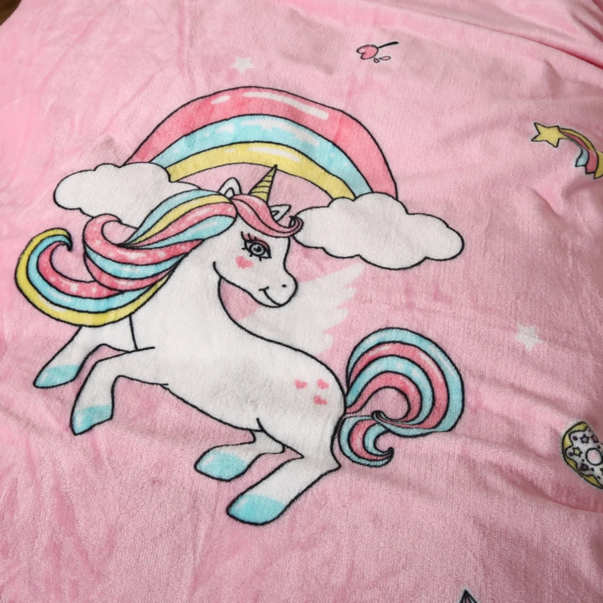Kuschelige Einhorndecke für Kinder