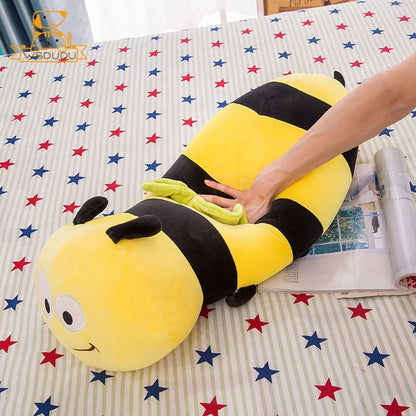 Großes Bienenkissen aus weichem Plüsch