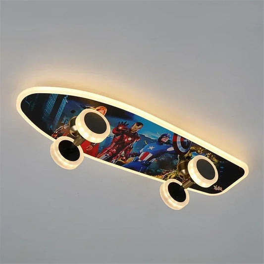 Skateboard-Deckenleuchte – Moderne Kinderzimmerlampe im kreativen Design
