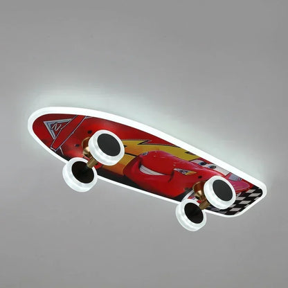 Skateboard-Deckenleuchte – Moderne Kinderzimmerlampe im kreativen Design