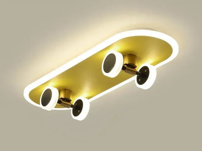 Skateboard-Deckenleuchte – Moderne Kinderzimmerlampe im kreativen Design