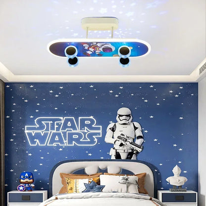 Skateboard-Deckenleuchte – Moderne Kinderzimmerlampe im kreativen Design
