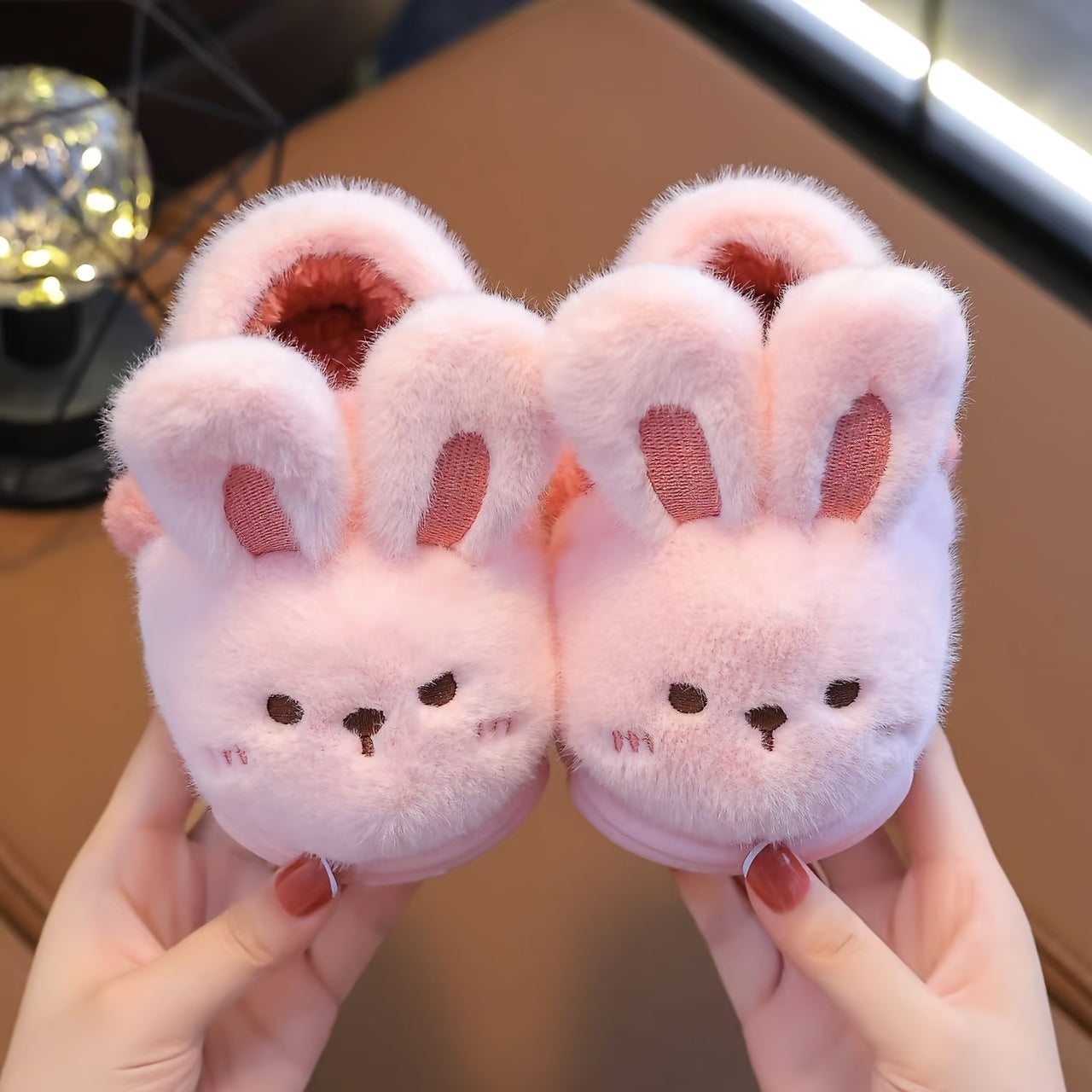 Weiche und kuschelige Hausschuhe in süßen Tierdesigns