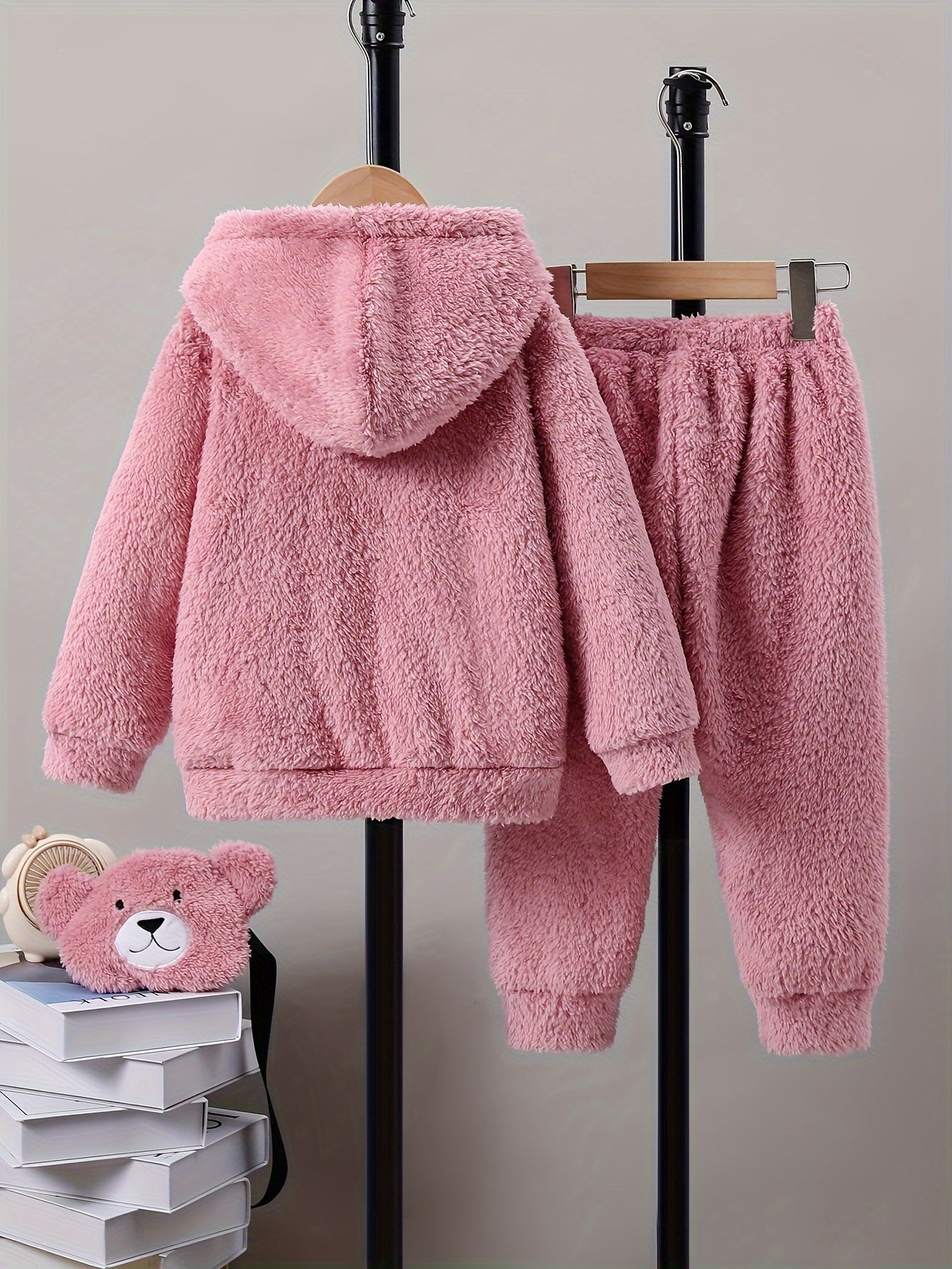 Kuscheliges 3-teiliges Winterset für Mädchen – Hoodie, Hose & Cartoon-Tasche